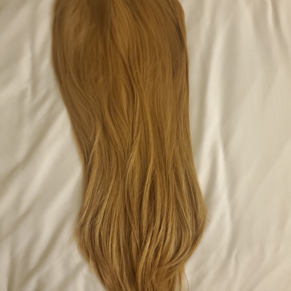 INH honey blonde clip on extension